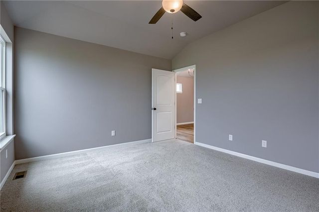 12423 S Redwood Street, Lee's Summit, MO 64086