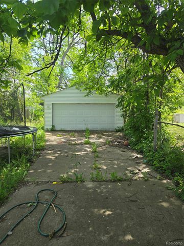 8210 Warwick Street, Detroit, MI 48228