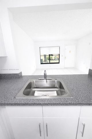 2530 W 67th Pl 12-29, Hialeah, FL 33016