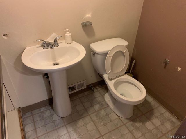 15825 BRINGARD Drive, Detroit, MI 48205