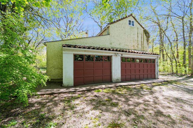 67 The Serpentine, Roslyn Estates, NY 11576