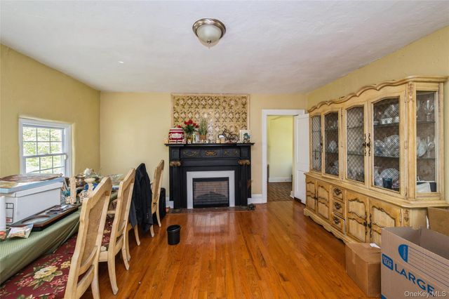 67 The Serpentine, Roslyn Estates, NY 11576