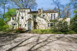 67 The Serpentine, Roslyn Estates, NY 11576