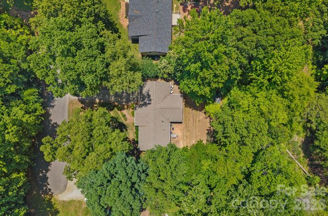 2099 Rock Springs Circle, Denver, NC 28037