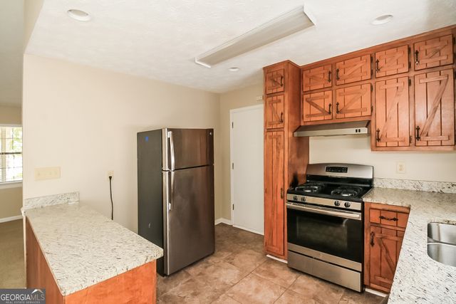 105 Shannon Chase Way, Fairburn, GA 30213