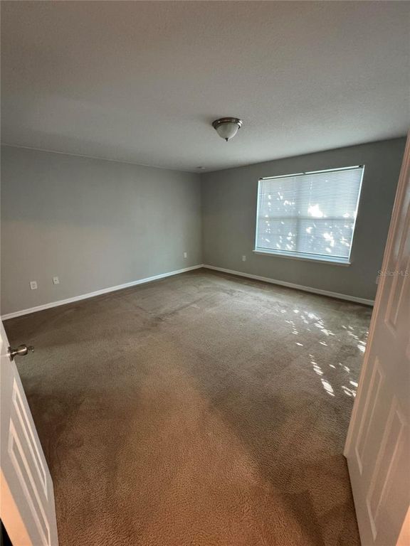 Image 14 of property listing at 11938 SILVERLAKE PARK DRIVE, Windermere, FL 34786