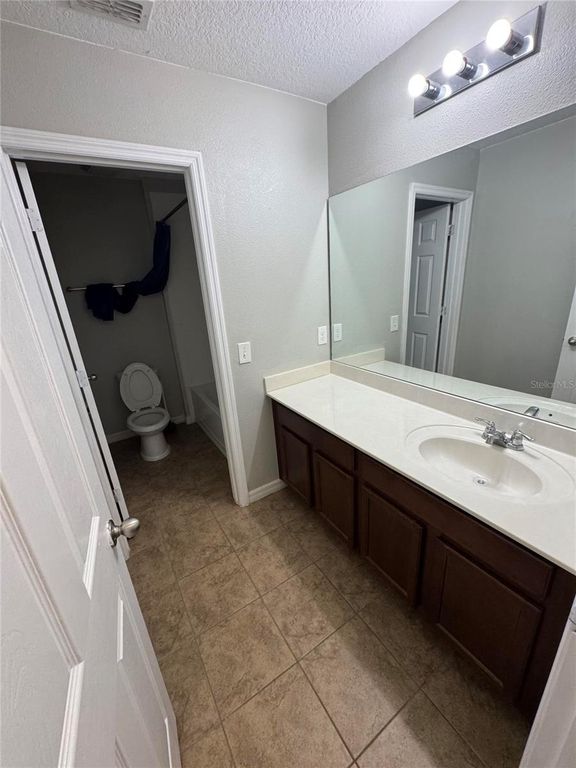 Image 25 of property listing at 11938 SILVERLAKE PARK DRIVE, Windermere, FL 34786