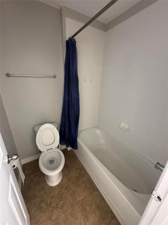 Image 26 of property listing at 11938 SILVERLAKE PARK DRIVE, Windermere, FL 34786