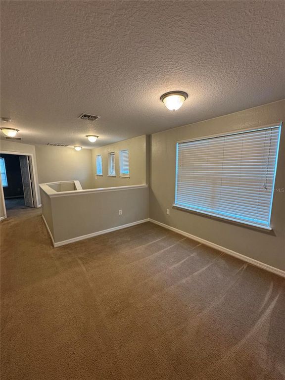 Image 33 of property listing at 11938 SILVERLAKE PARK DRIVE, Windermere, FL 34786