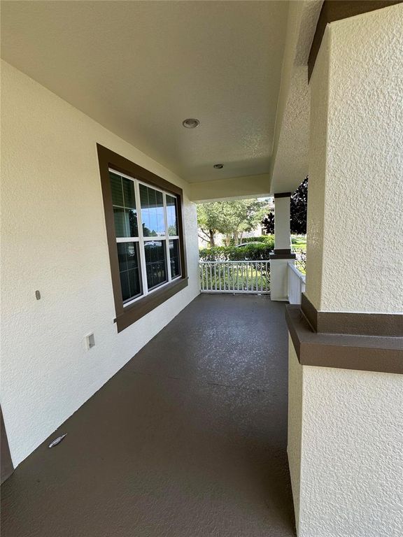 Image 36 of property listing at 11938 SILVERLAKE PARK DRIVE, Windermere, FL 34786