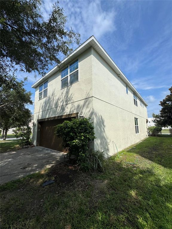 Image 41 of property listing at 11938 SILVERLAKE PARK DRIVE, Windermere, FL 34786