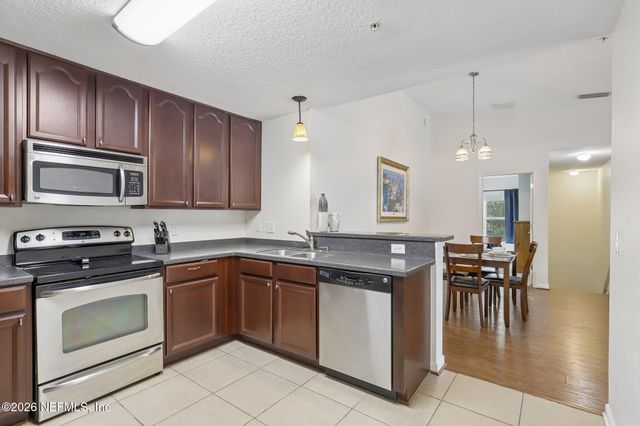 7039 DEER LODGE Circle 105, Jacksonville, FL 32256