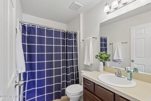 7039 DEER LODGE Circle 105, Jacksonville, FL 32256