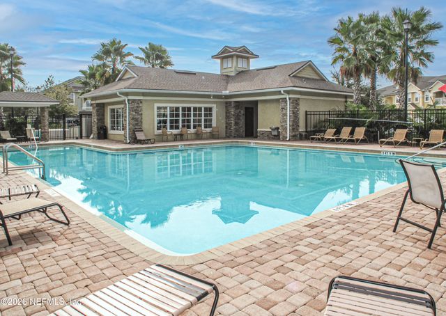 7039 DEER LODGE Circle 105, Jacksonville, FL 32256