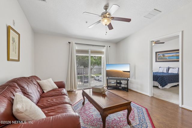 7039 DEER LODGE Circle 105, Jacksonville, FL 32256