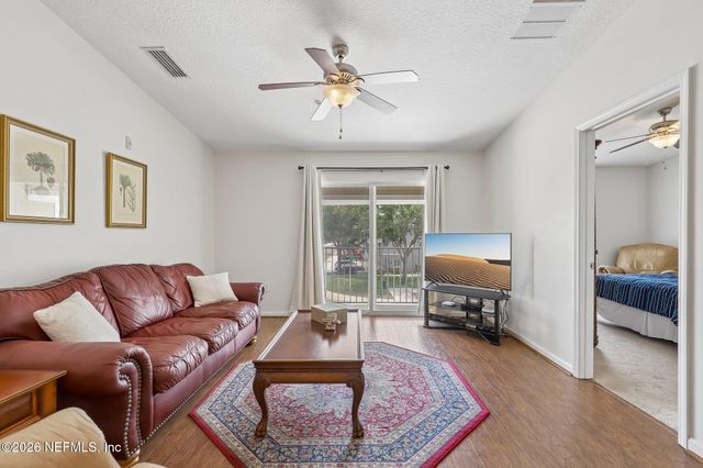 7039 DEER LODGE Circle 105, Jacksonville, FL 32256