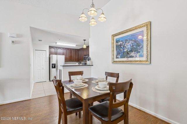 7039 DEER LODGE Circle 105, Jacksonville, FL 32256