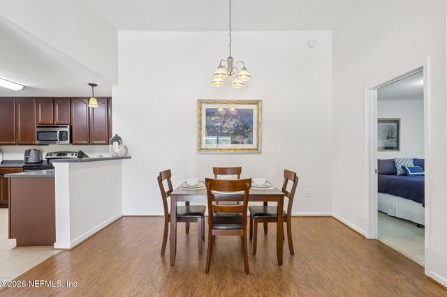 7039 DEER LODGE Circle 105, Jacksonville, FL 32256