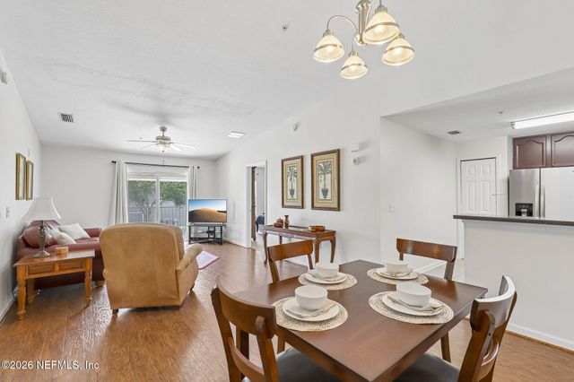 7039 DEER LODGE Circle 105, Jacksonville, FL 32256
