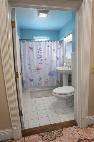 2046 N Narragansett Avenue, Chicago, IL 60639