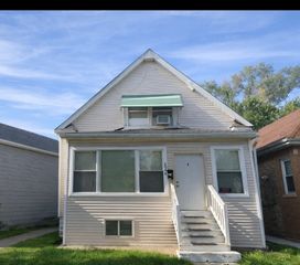 2046 N Narragansett Avenue, Chicago, IL 60639