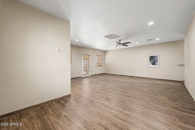 1516 W SHANGRI LA Road, Phoenix, AZ 85029