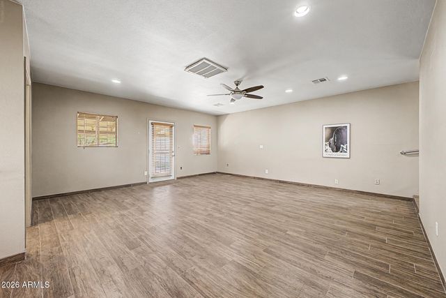 1516 W SHANGRI LA Road, Phoenix, AZ 85029