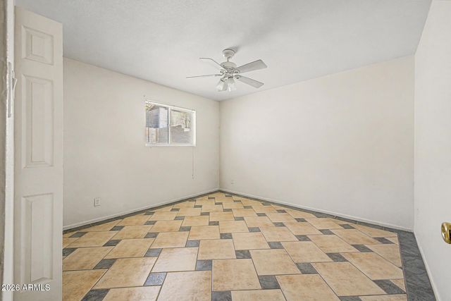 1516 W SHANGRI LA Road, Phoenix, AZ 85029