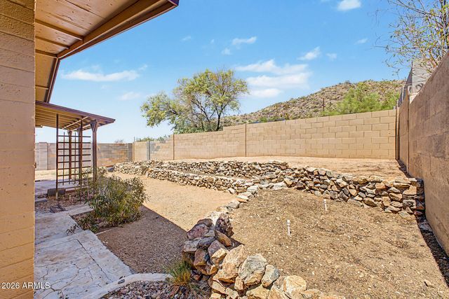 1516 W SHANGRI LA Road, Phoenix, AZ 85029