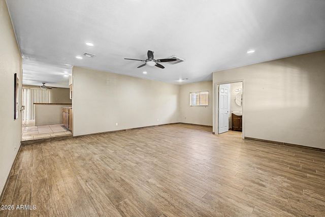 1516 W SHANGRI LA Road, Phoenix, AZ 85029