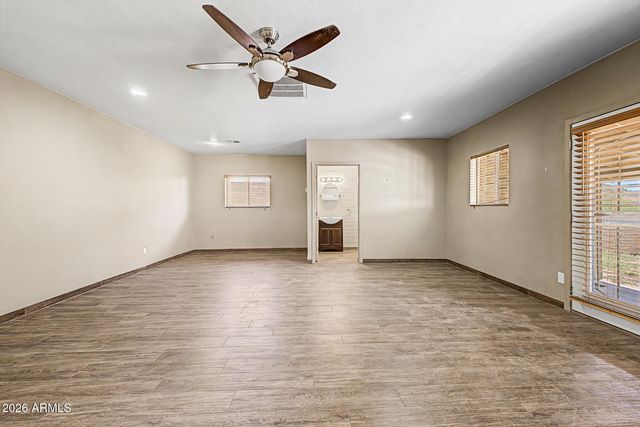 1516 W SHANGRI LA Road, Phoenix, AZ 85029