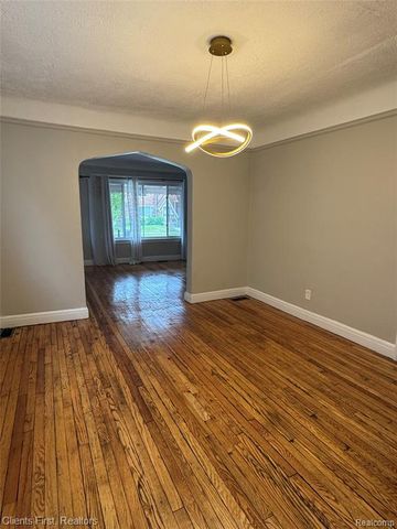 18467 Santa Rosa Drive, Detroit, MI 48221