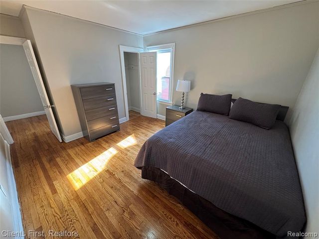 18467 Santa Rosa Drive, Detroit, MI 48221