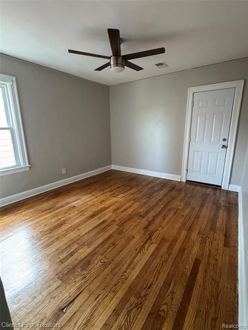 18467 Santa Rosa Drive, Detroit, MI 48221