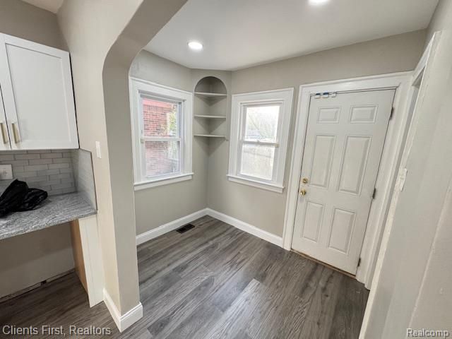 18467 Santa Rosa Drive, Detroit, MI 48221