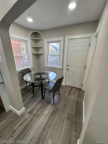 18467 Santa Rosa Drive, Detroit, MI 48221
