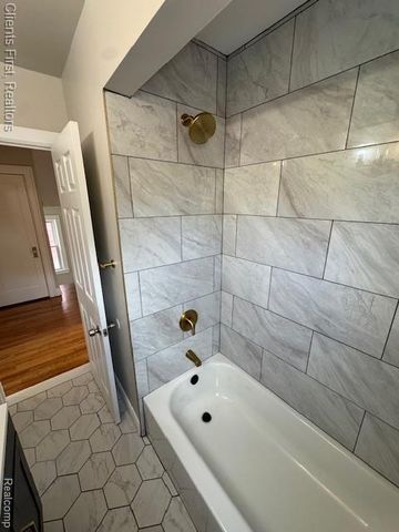 18467 Santa Rosa Drive, Detroit, MI 48221