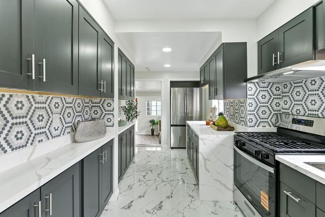 230 Rhine Street, San Francisco, CA 94112