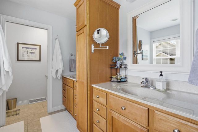 1594 KINGSWOOD DRIVE, Neenah, WI 54956