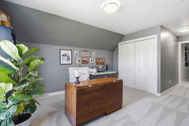 1594 KINGSWOOD DRIVE, Neenah, WI 54956