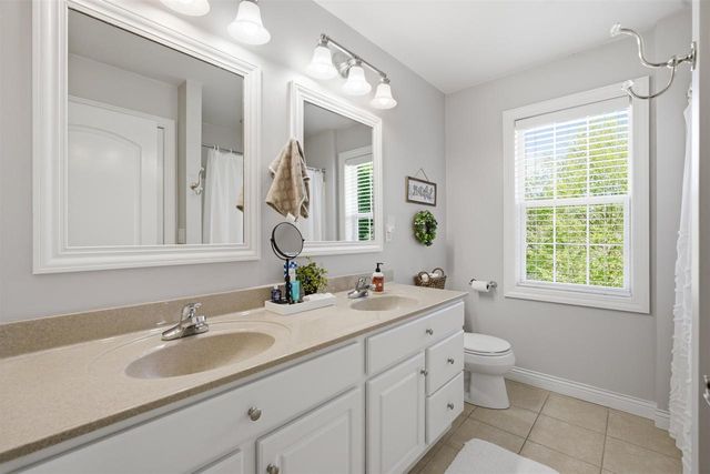 1594 KINGSWOOD DRIVE, Neenah, WI 54956