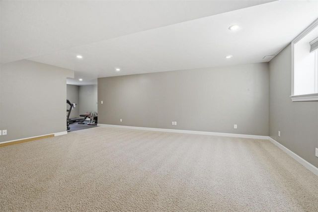 1594 KINGSWOOD DRIVE, Neenah, WI 54956