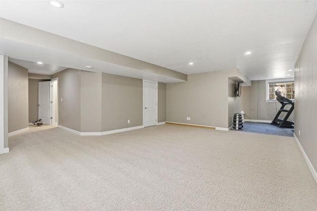 1594 KINGSWOOD DRIVE, Neenah, WI 54956