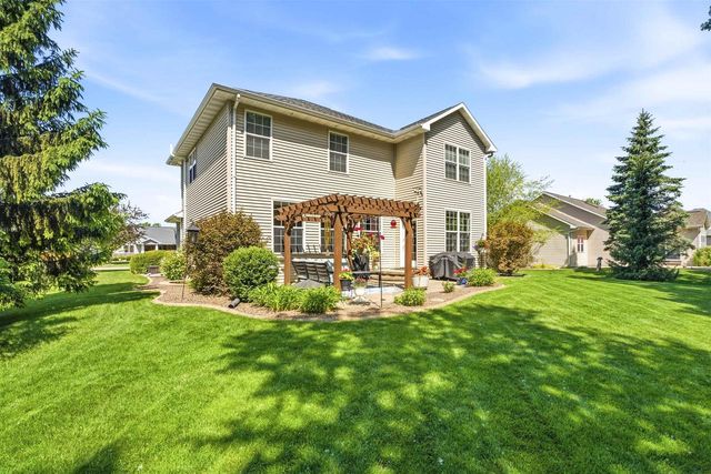1594 KINGSWOOD DRIVE, Neenah, WI 54956