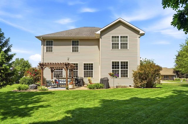1594 KINGSWOOD DRIVE, Neenah, WI 54956
