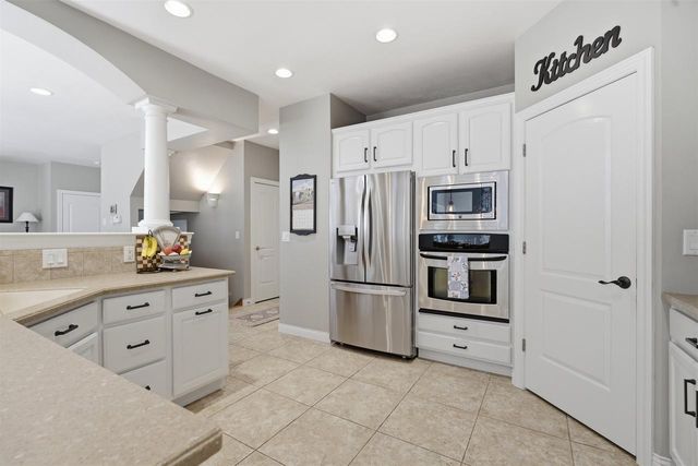 1594 KINGSWOOD DRIVE, Neenah, WI 54956