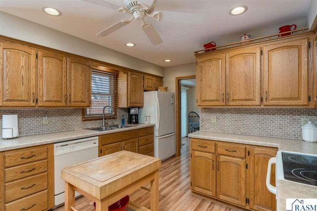 220 Alta Drive, Mankato, MN 56001