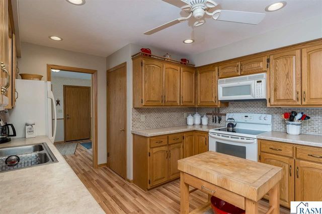 220 Alta Drive, Mankato, MN 56001