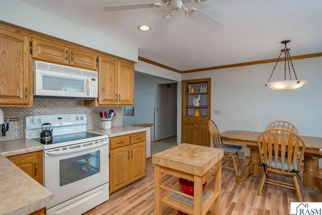 220 Alta Drive, Mankato, MN 56001