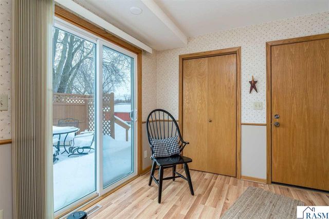 220 Alta Drive, Mankato, MN 56001